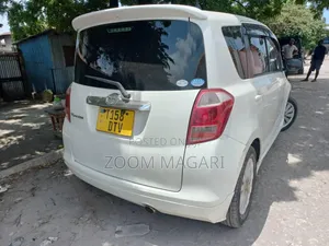 Toyota Ractis 2009 Pearl
