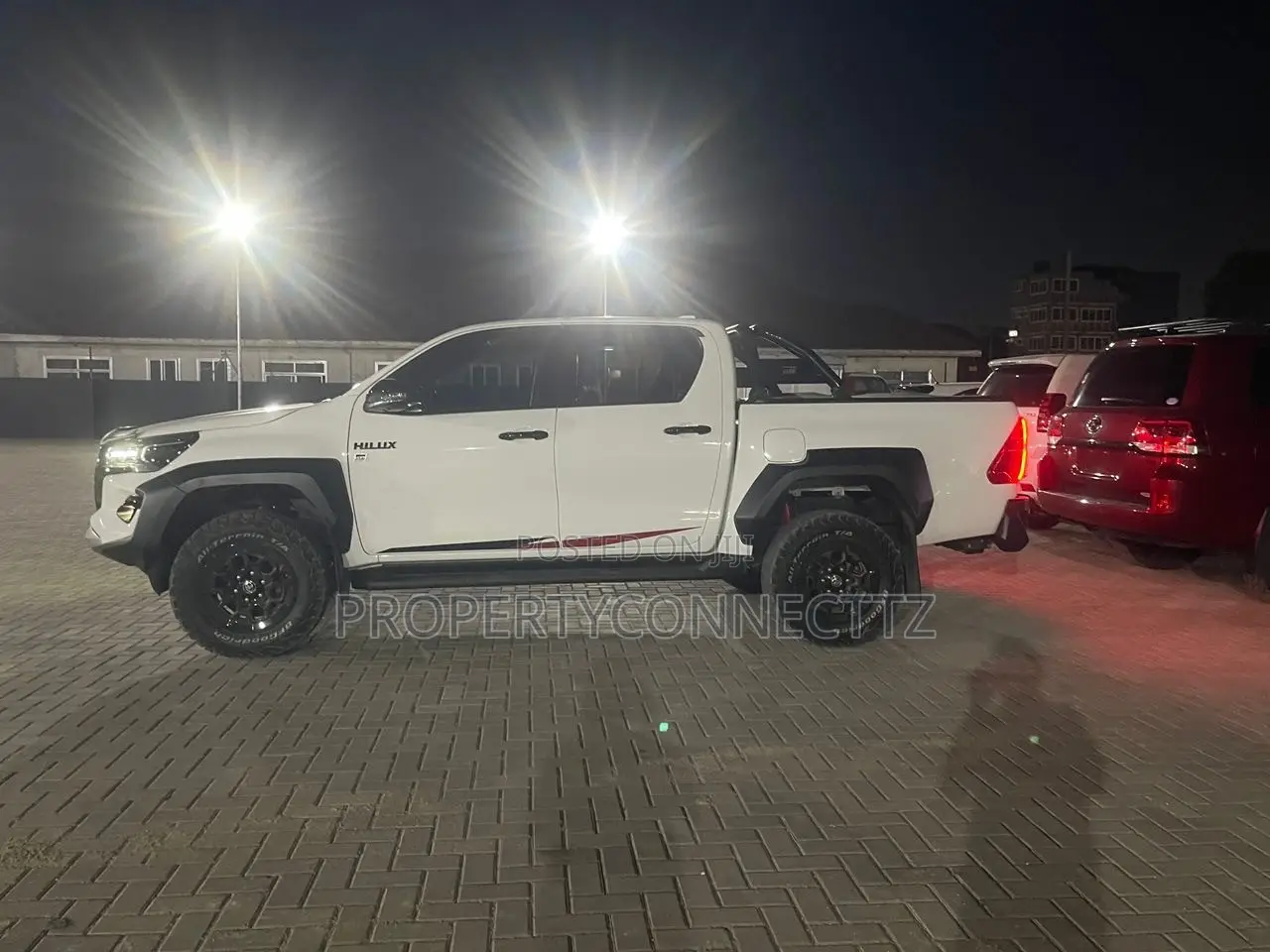 Toyota Hilux 2025 White