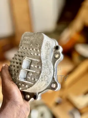 Toyota Hybrid Coolant Pump a Aisin 8