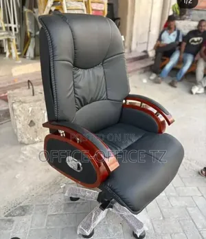 Executive Chair (Wooden Handle)