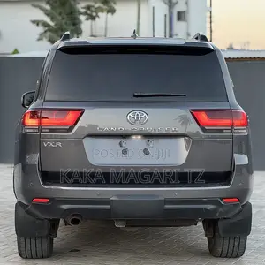 Toyota Land Cruiser 2024 Gray