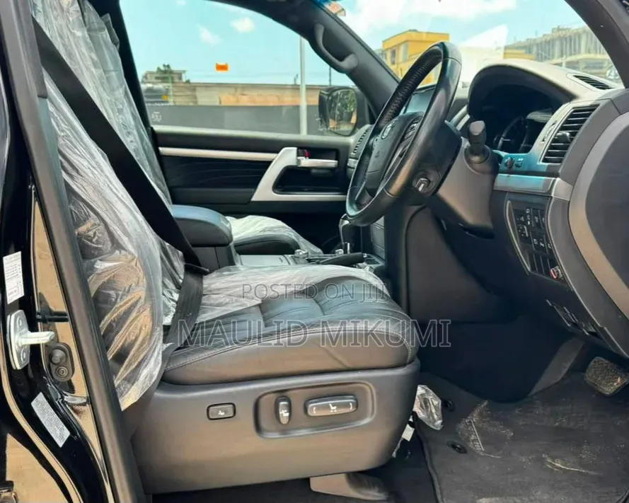 Toyota Land Cruiser 2021 Black