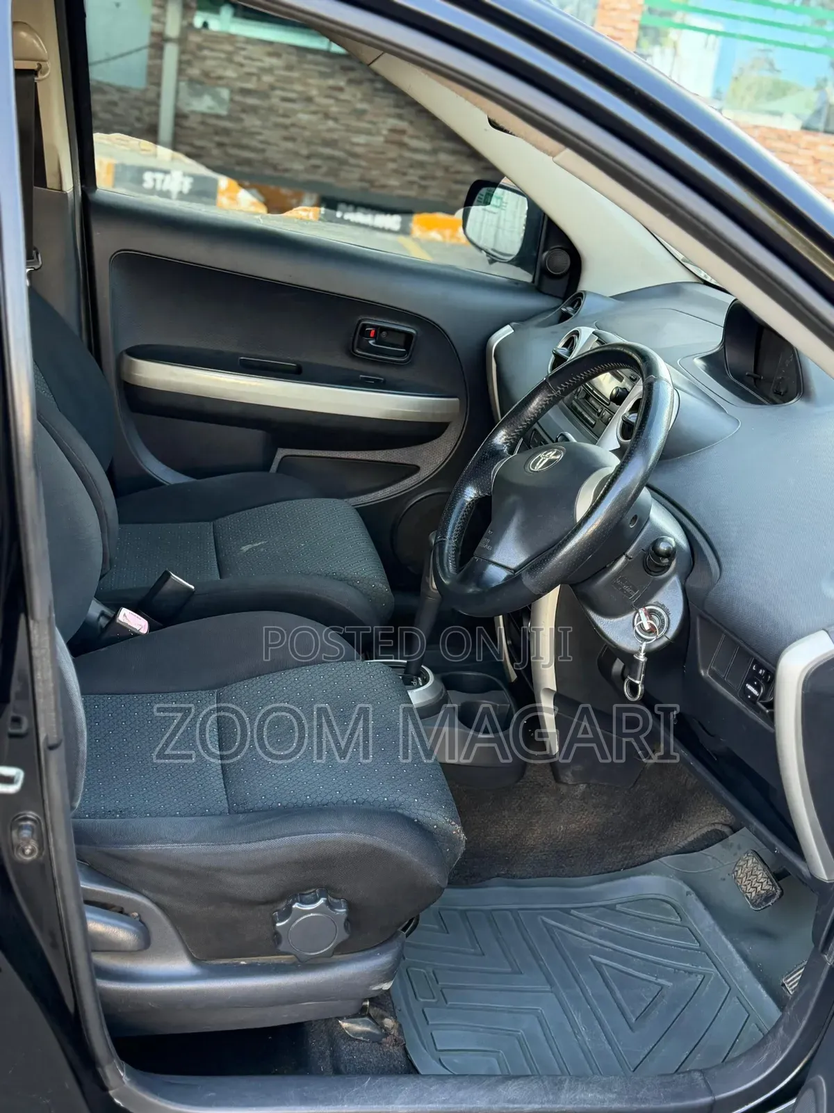 Toyota IST 2004 Black