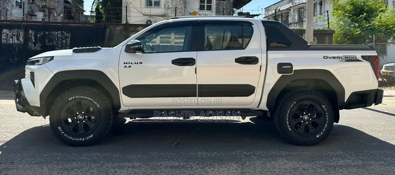 New Toyota Hilux 2026 Pearl