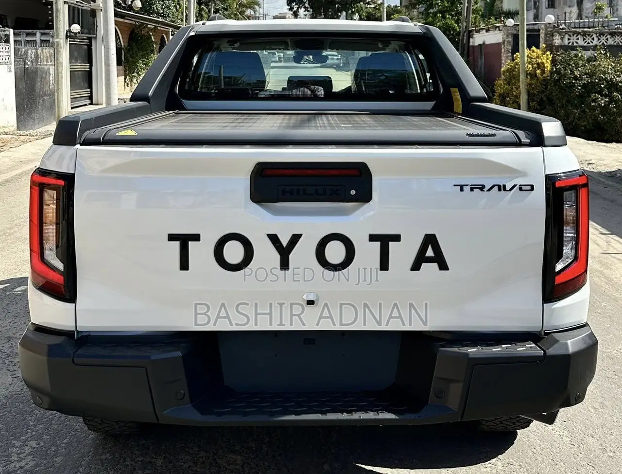 New Toyota Hilux 2026 Pearl