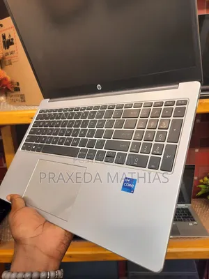 Laptop HP 250 G10 16GB Intel Core i7 SSD 512GB