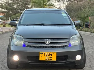 Toyota IST 2004 Gray