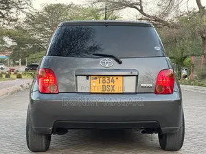 Toyota IST 2004 Gray