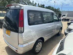 Toyota Noah 2003 Silver