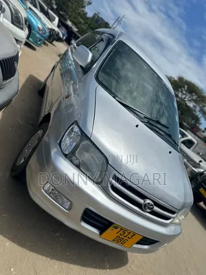 Toyota Noah 2003 Silver