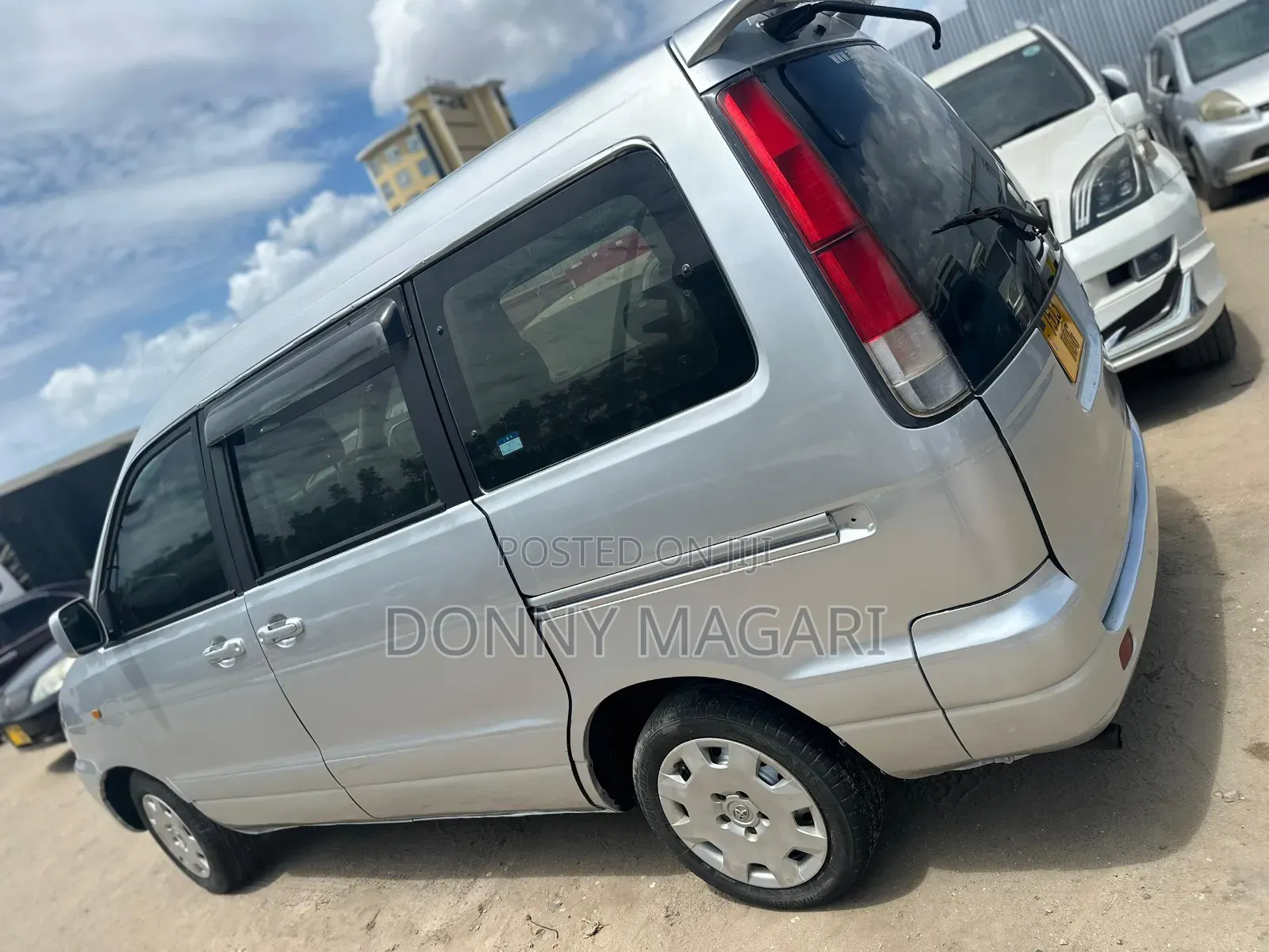 Toyota Noah 2003 Silver