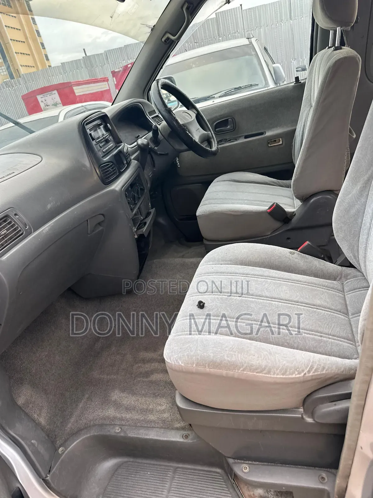 Toyota Noah 2003 Silver