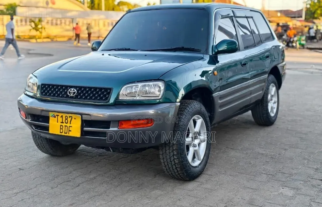 Toyota RAV4 1999 Green