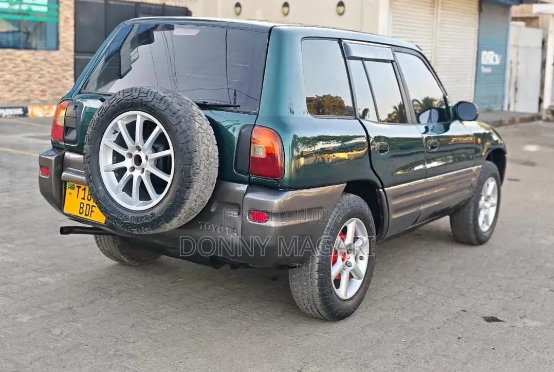 Toyota RAV4 1999 Green