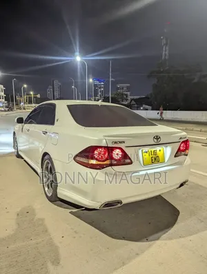 Toyota Crown 2009 White