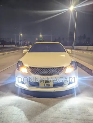 Toyota Crown 2009 White