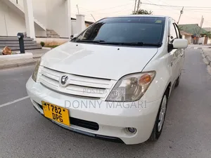 Toyota IST 2005 White