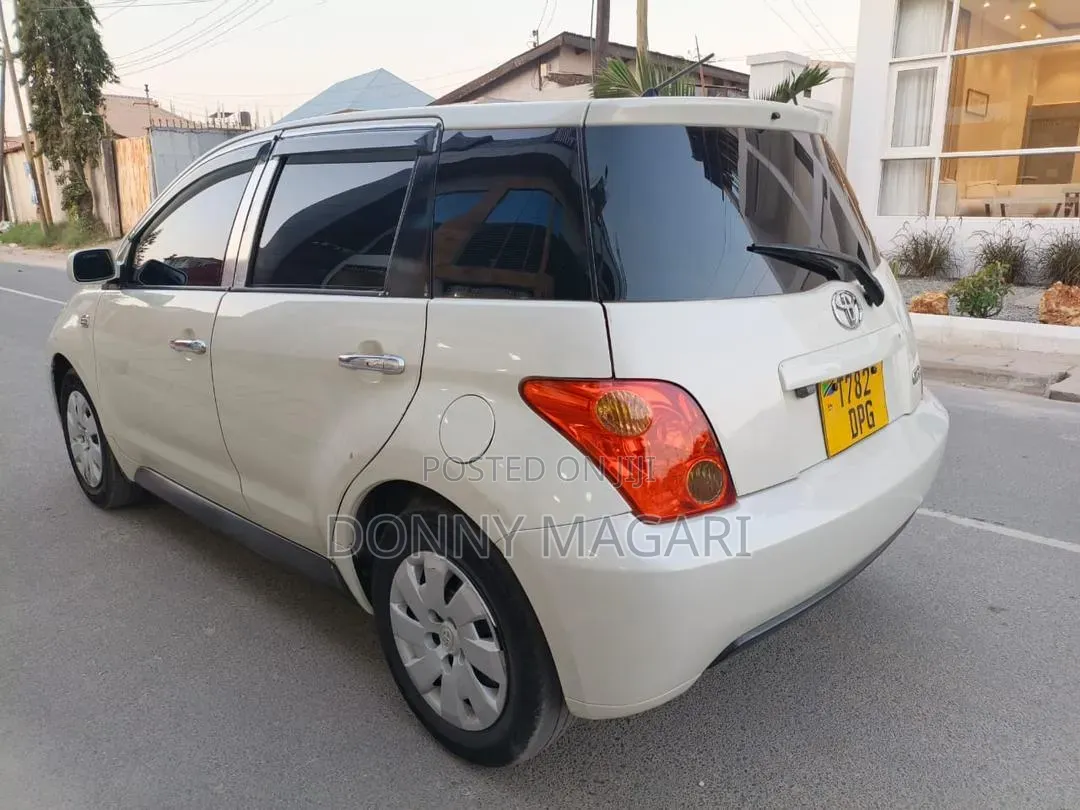 Toyota IST 2005 White