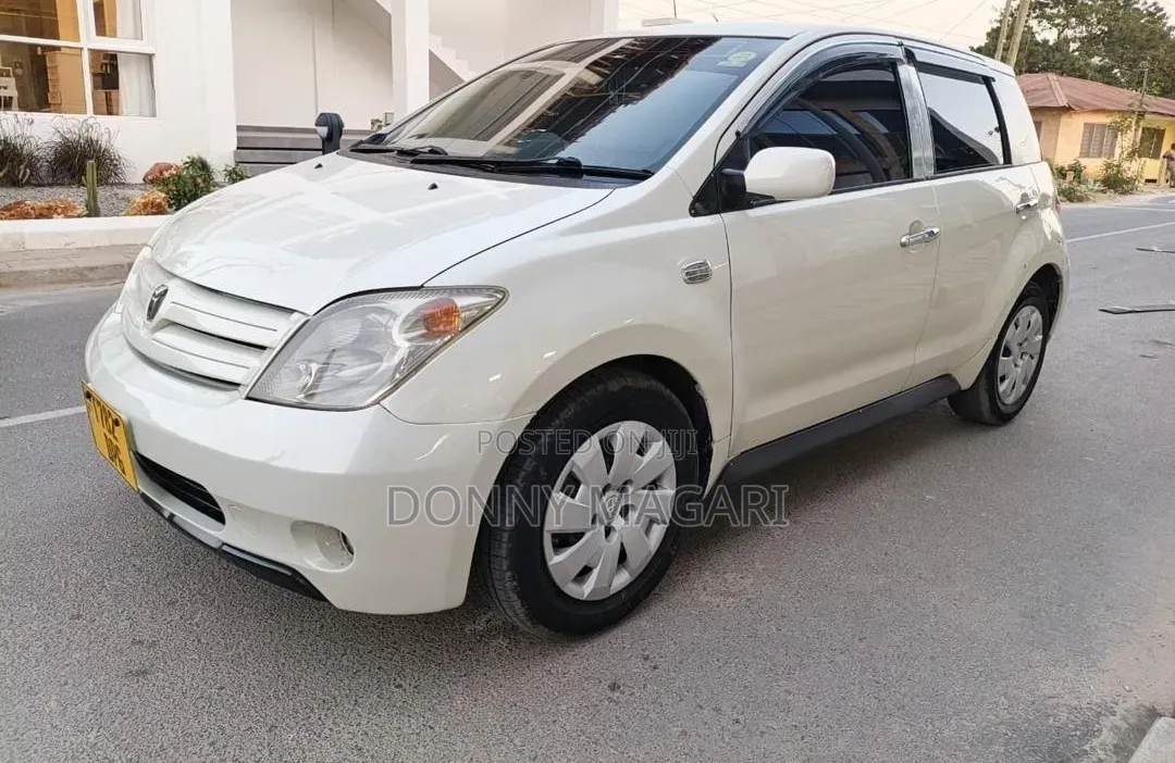 Toyota IST 2005 White