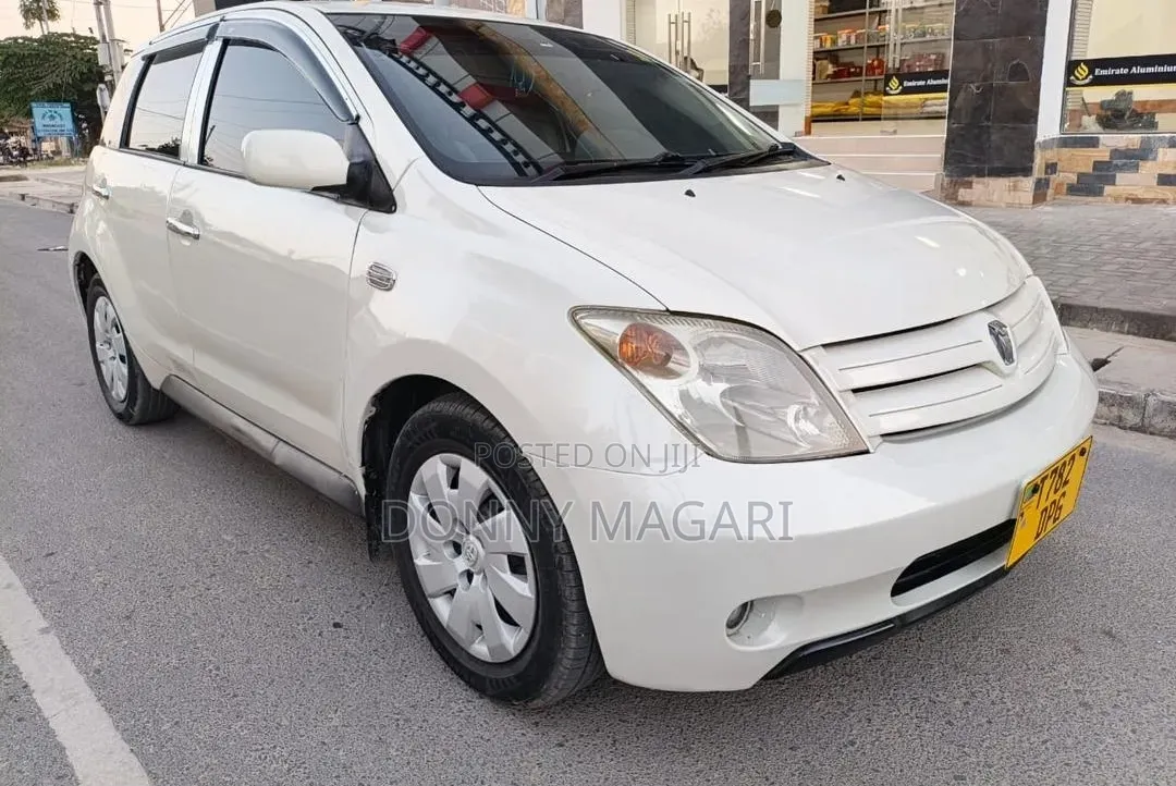 Toyota IST 2005 White