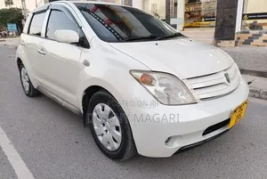 Toyota IST 2005 White
