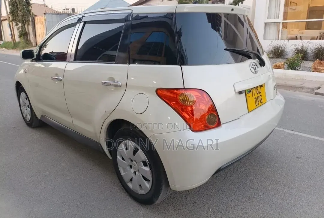 Toyota IST 2005 White