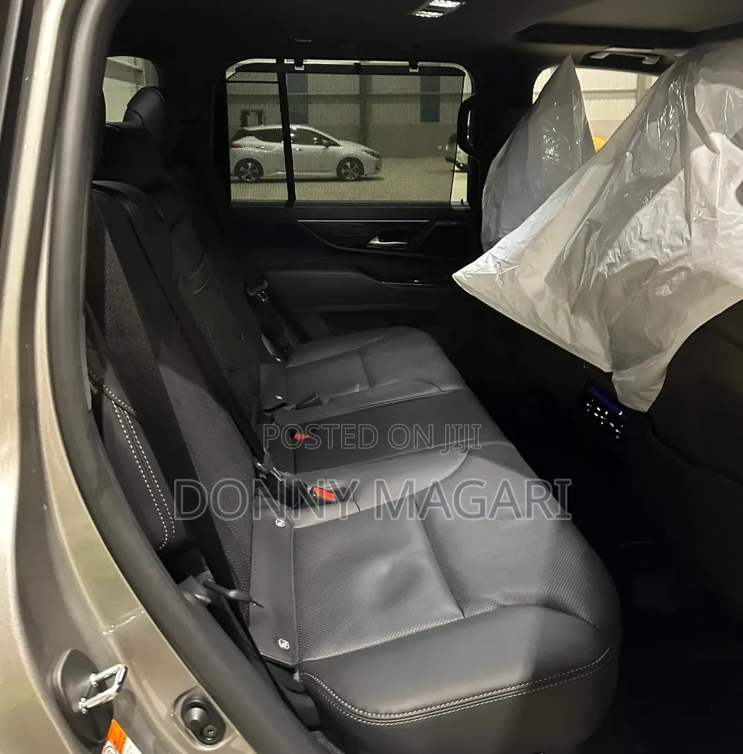 Lexus LX 500d 2026 Gray