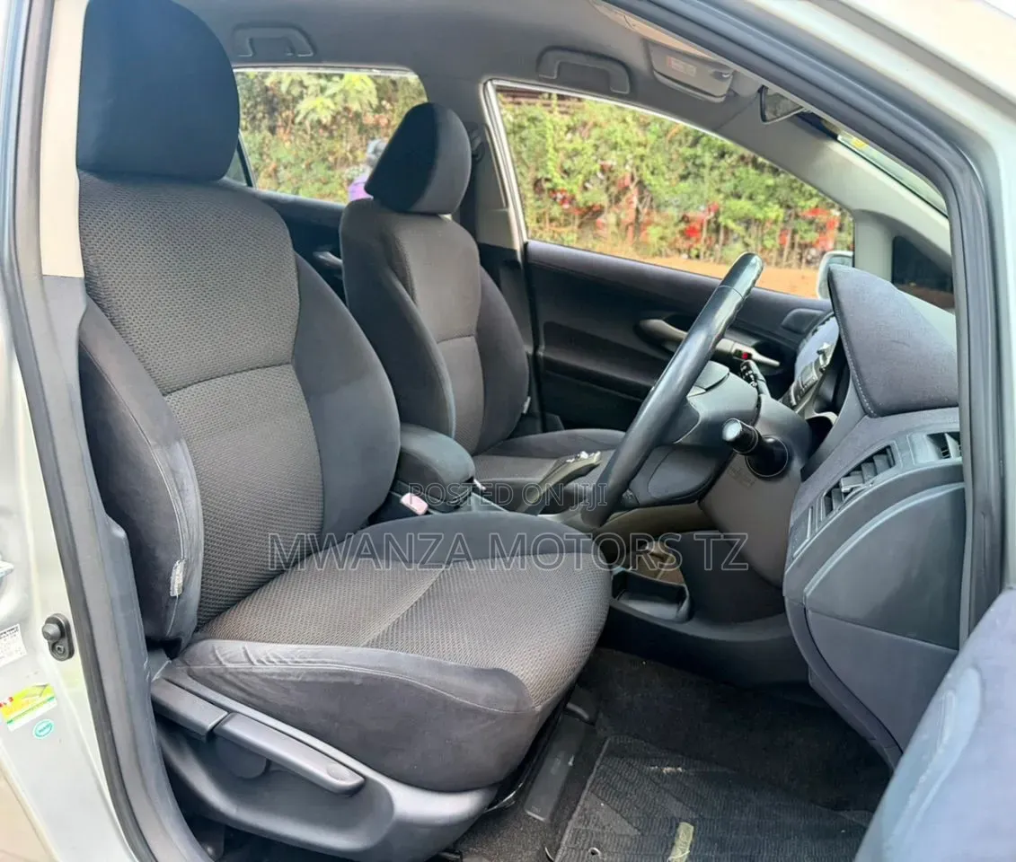 Toyota Blade 2007 Silver
