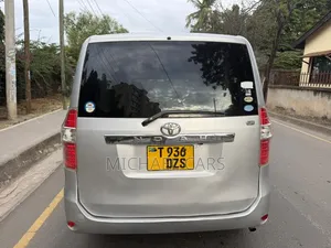 Toyota Noah 2007 Silver