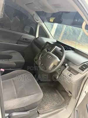 Toyota Noah 2007 Silver