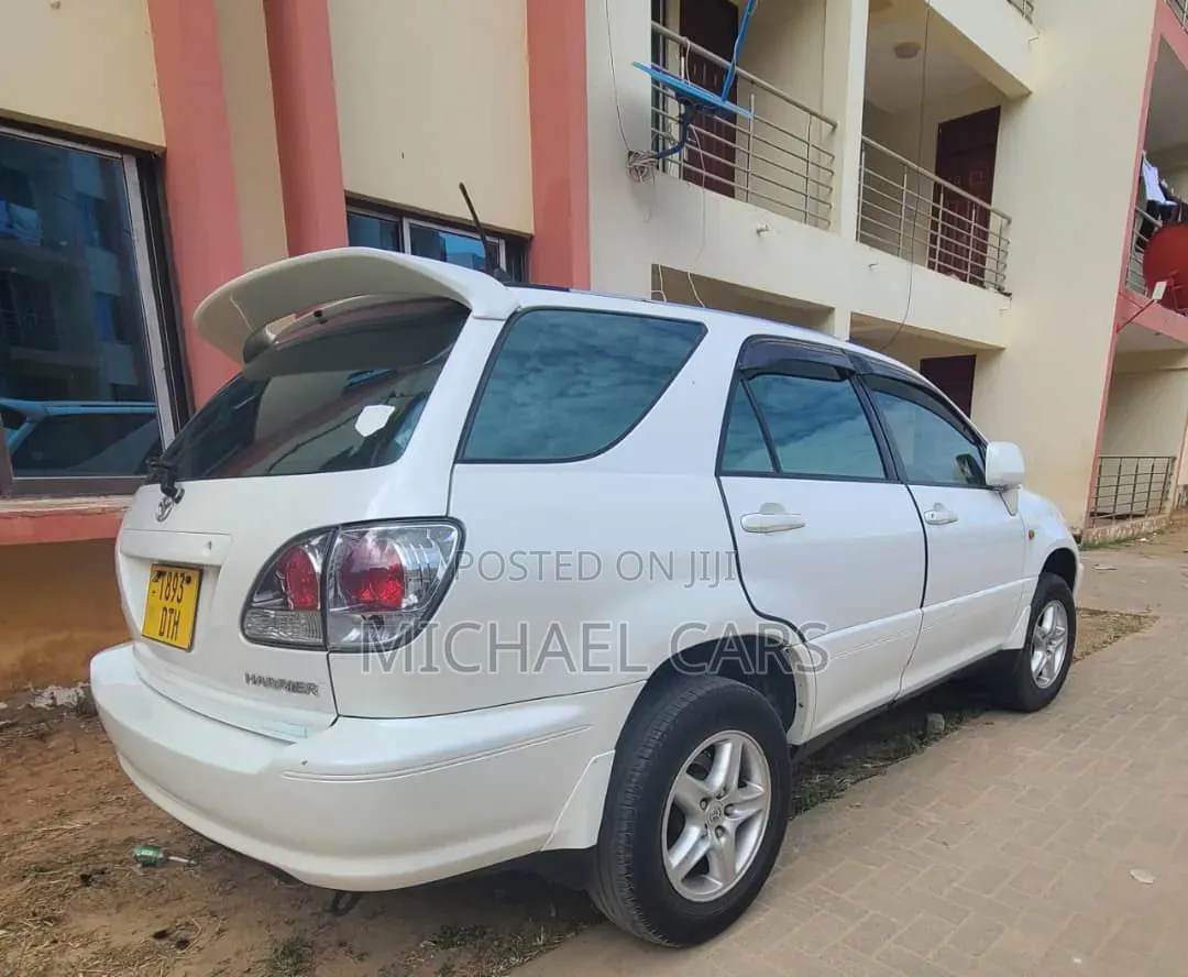 Toyota Harrier 2002 White