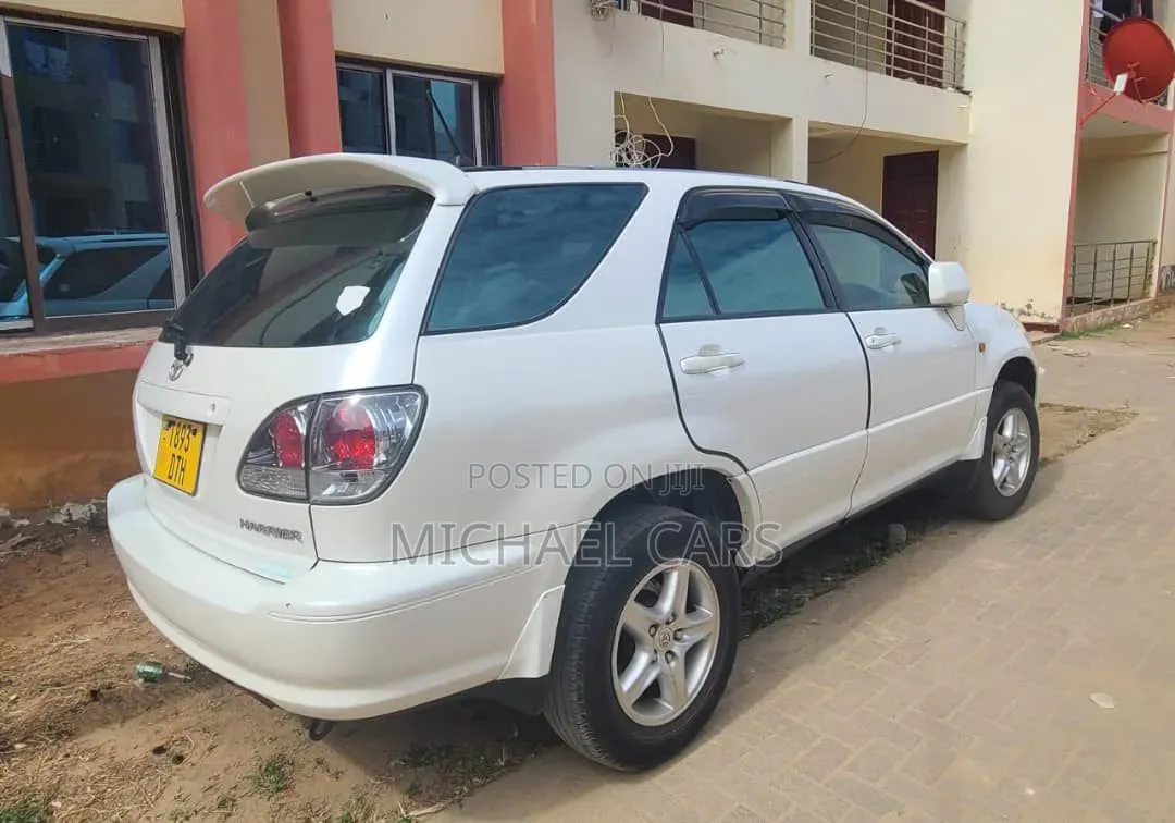 Toyota Harrier 2002 White
