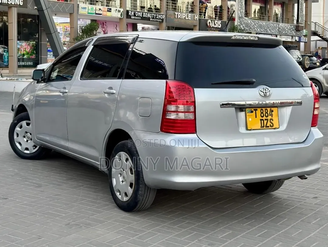 Toyota Wish 2004 Silver