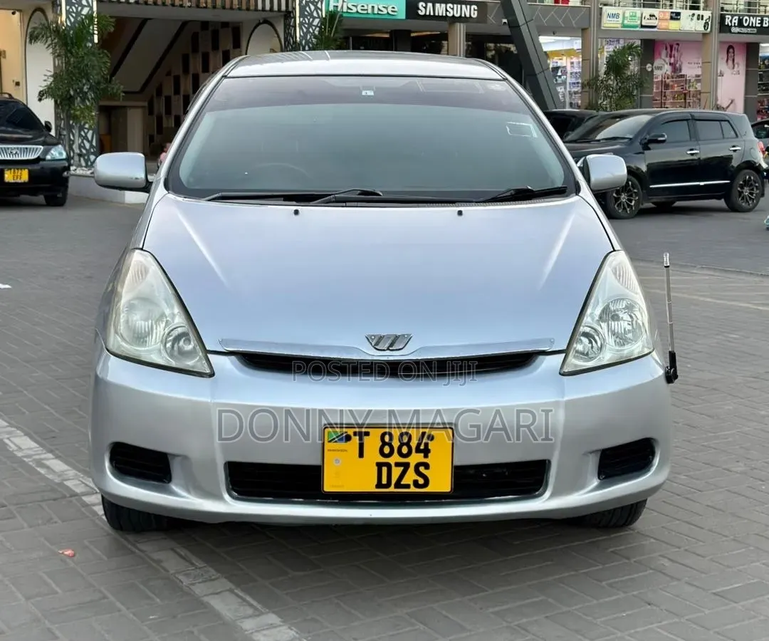 Toyota Wish 2004 Silver