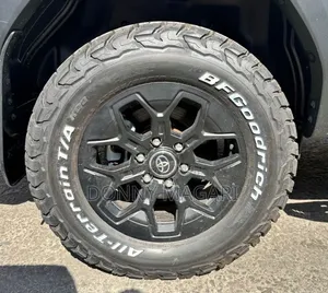 Toyota Hilux 2026 White