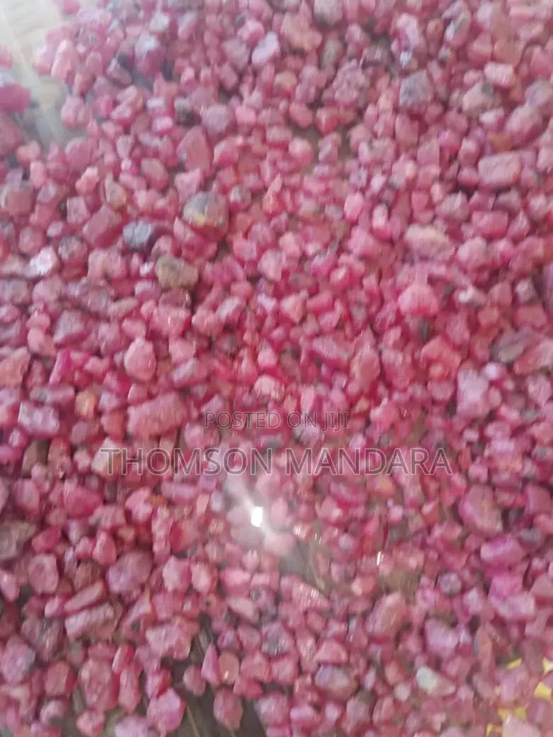 700g Natural Tanzanian Ruby Spinel – Mahenge Origin