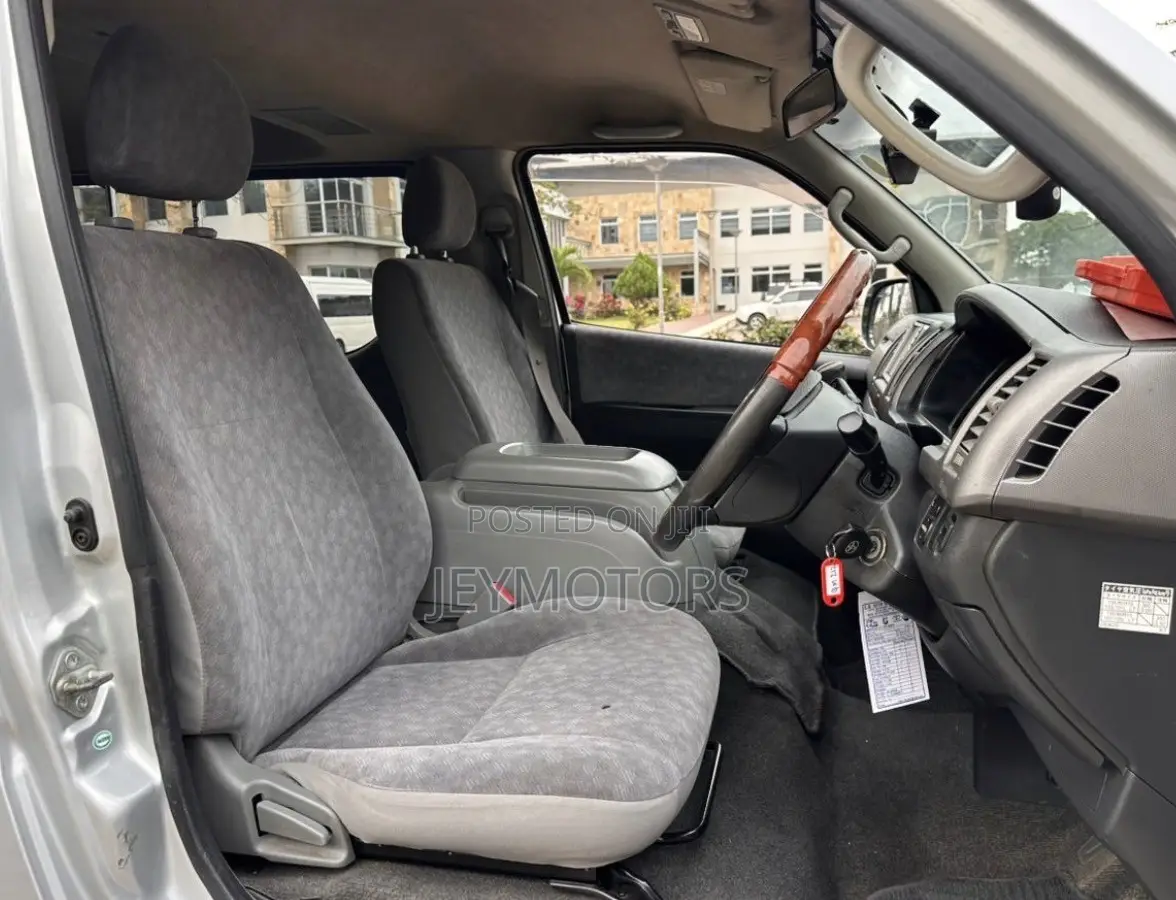 Toyota Quantum 2007 Silver