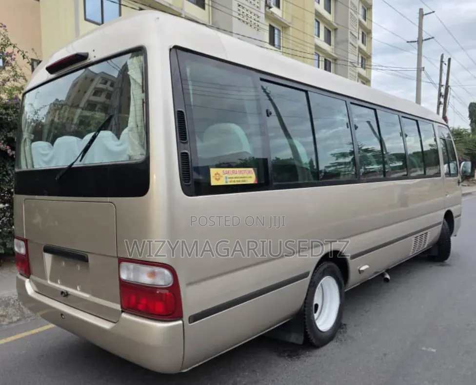Toyota Coaster 2005 Beige