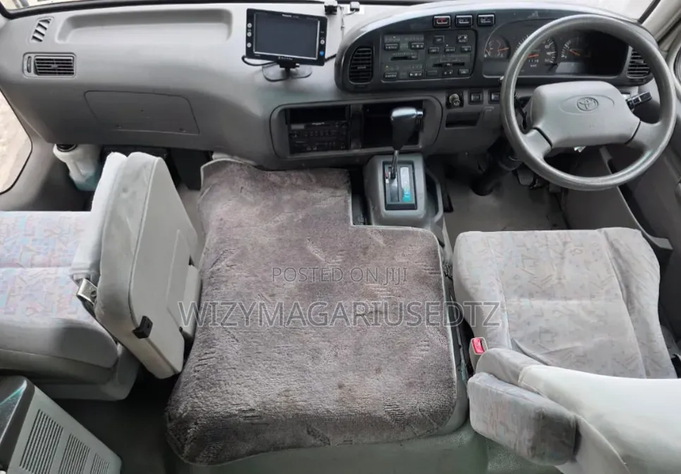 Toyota Coaster 2005 Beige