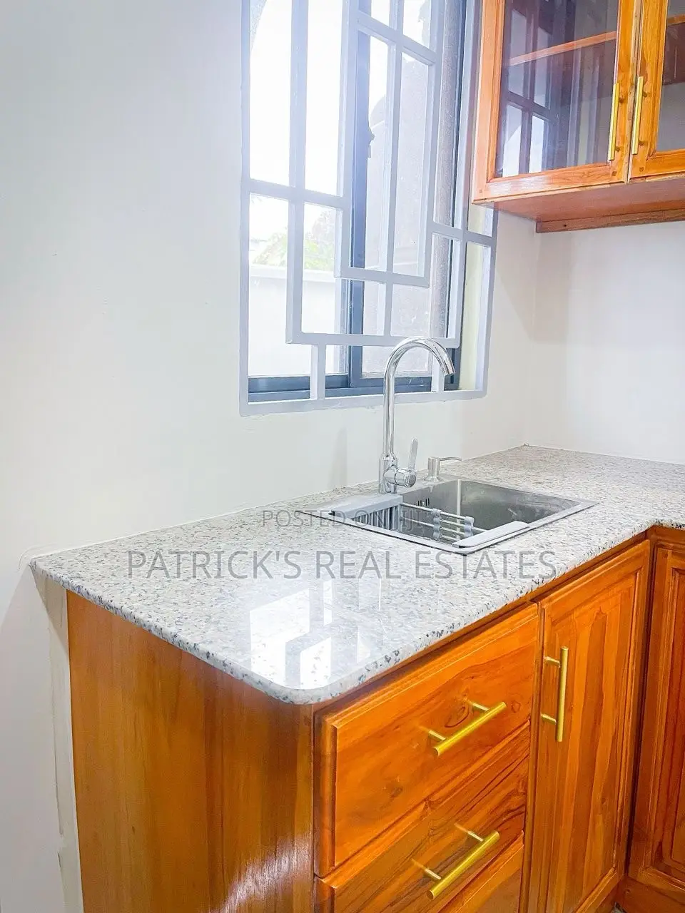3bdrm House in Goba for sale