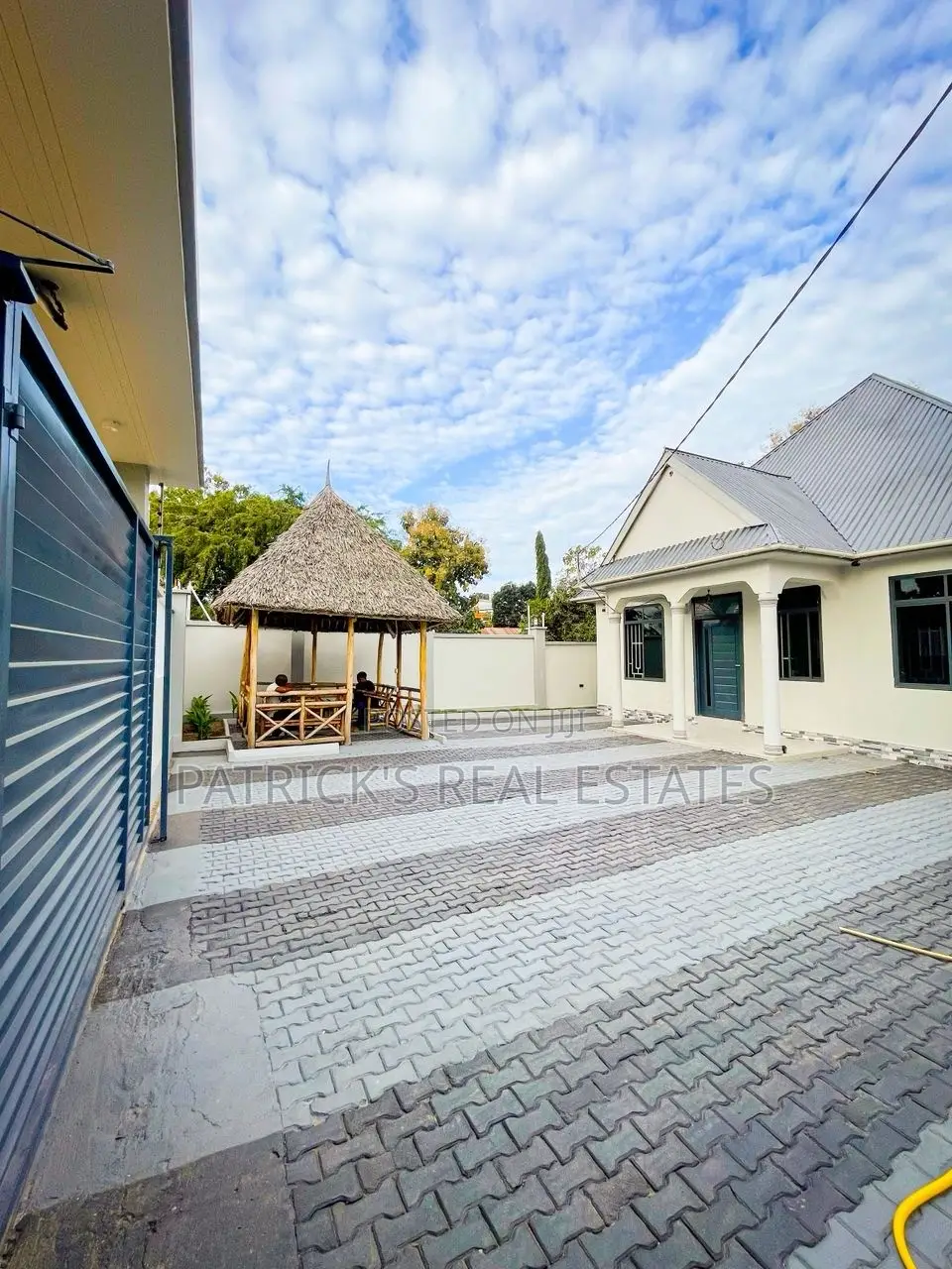 3bdrm House in Goba for sale