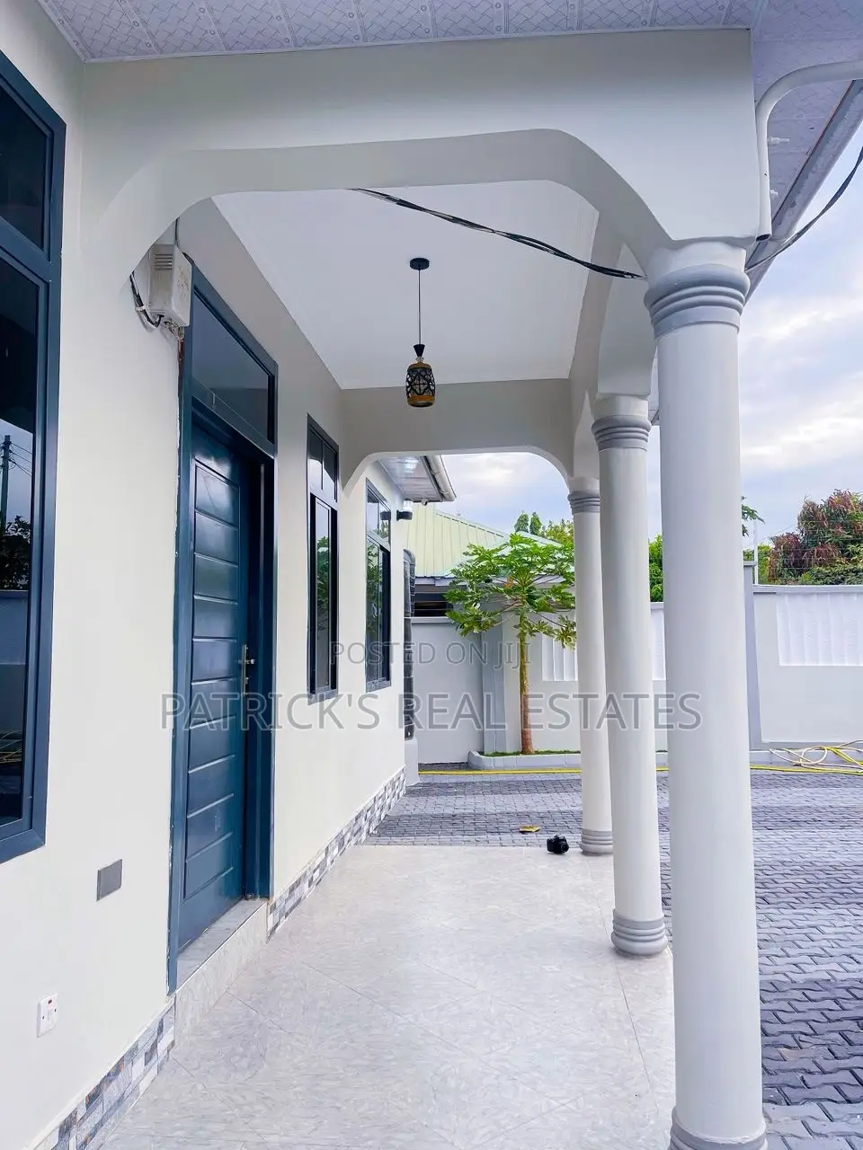 3bdrm House in Goba for sale