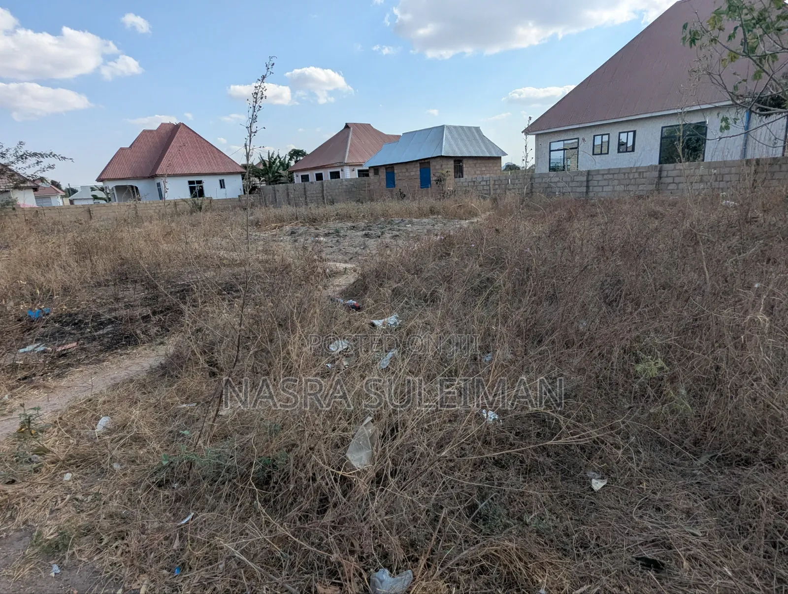 Kiwanja Kinauzwa Nzuguni Dodoma