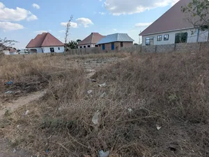 Kiwanja Kinauzwa Nzuguni Dodoma