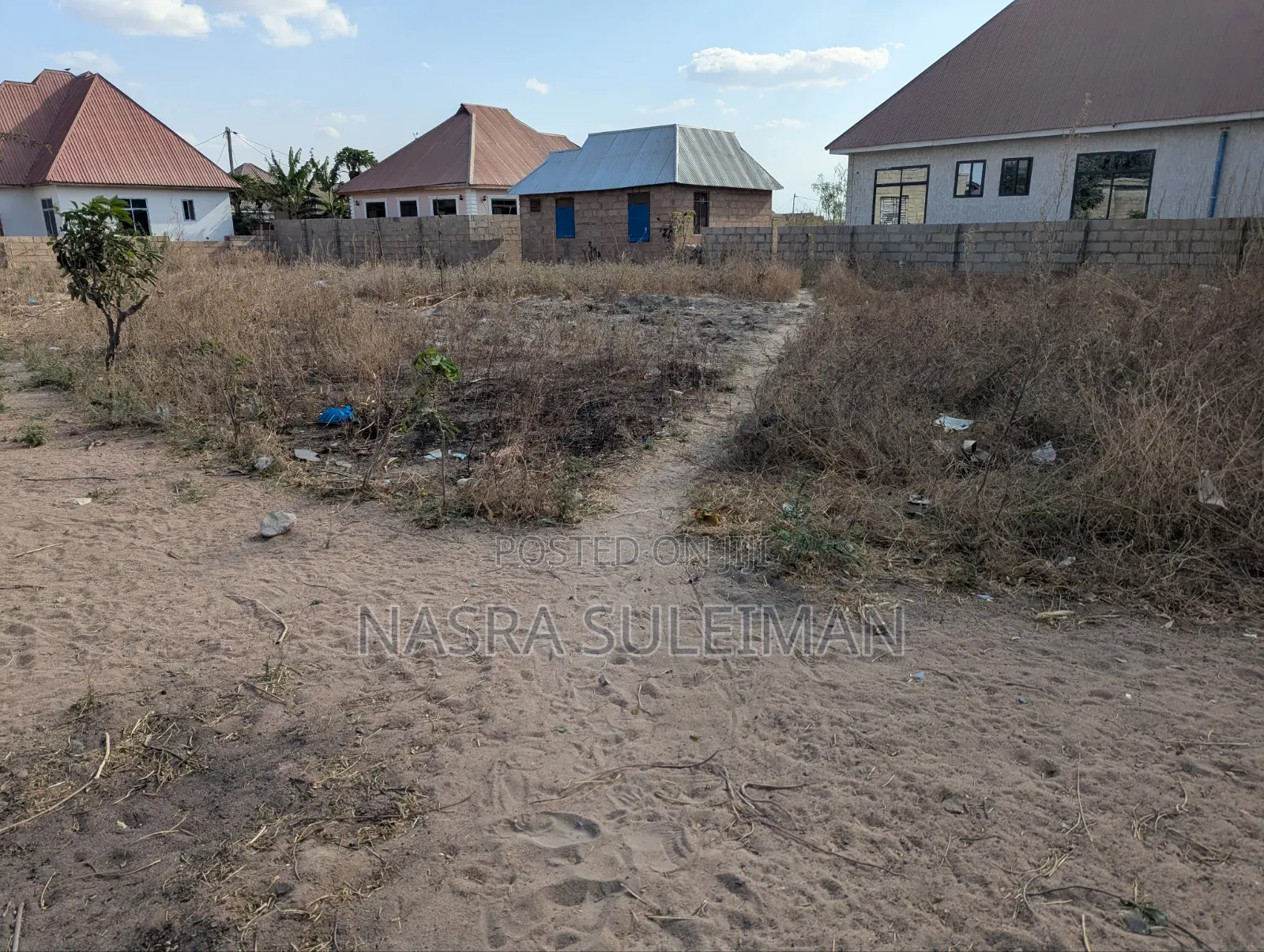 Kiwanja Kinauzwa Nzuguni Dodoma