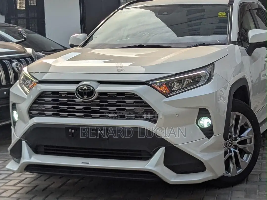 Toyota RAV4 2019 White