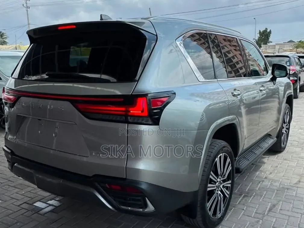 Lexus LX 500d 2026 Silver