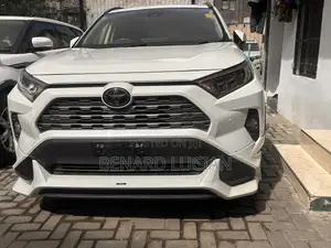 Toyota RAV4 2019 White