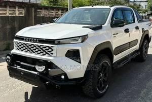 New Toyota Hilux 2026 White