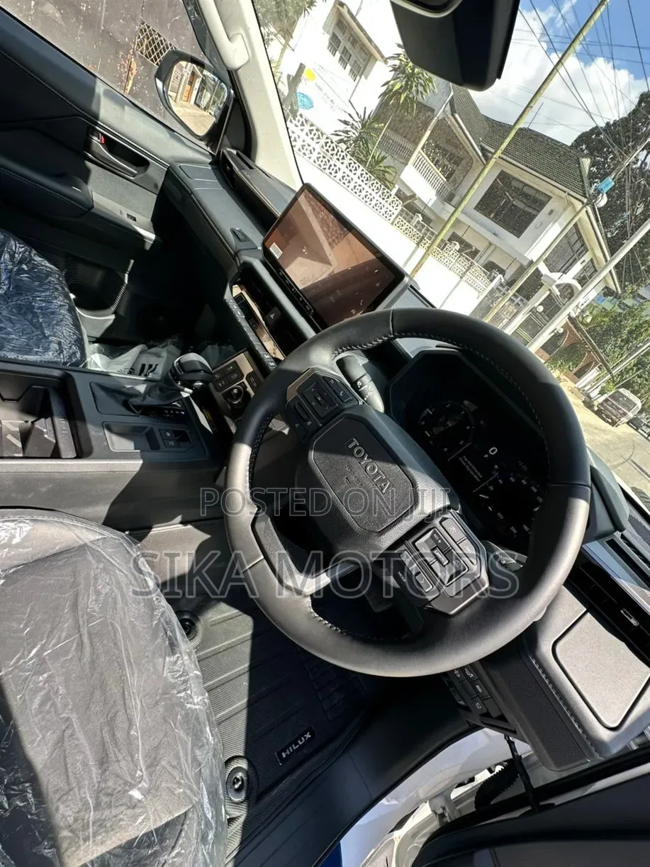 New Toyota Hilux 2026 White